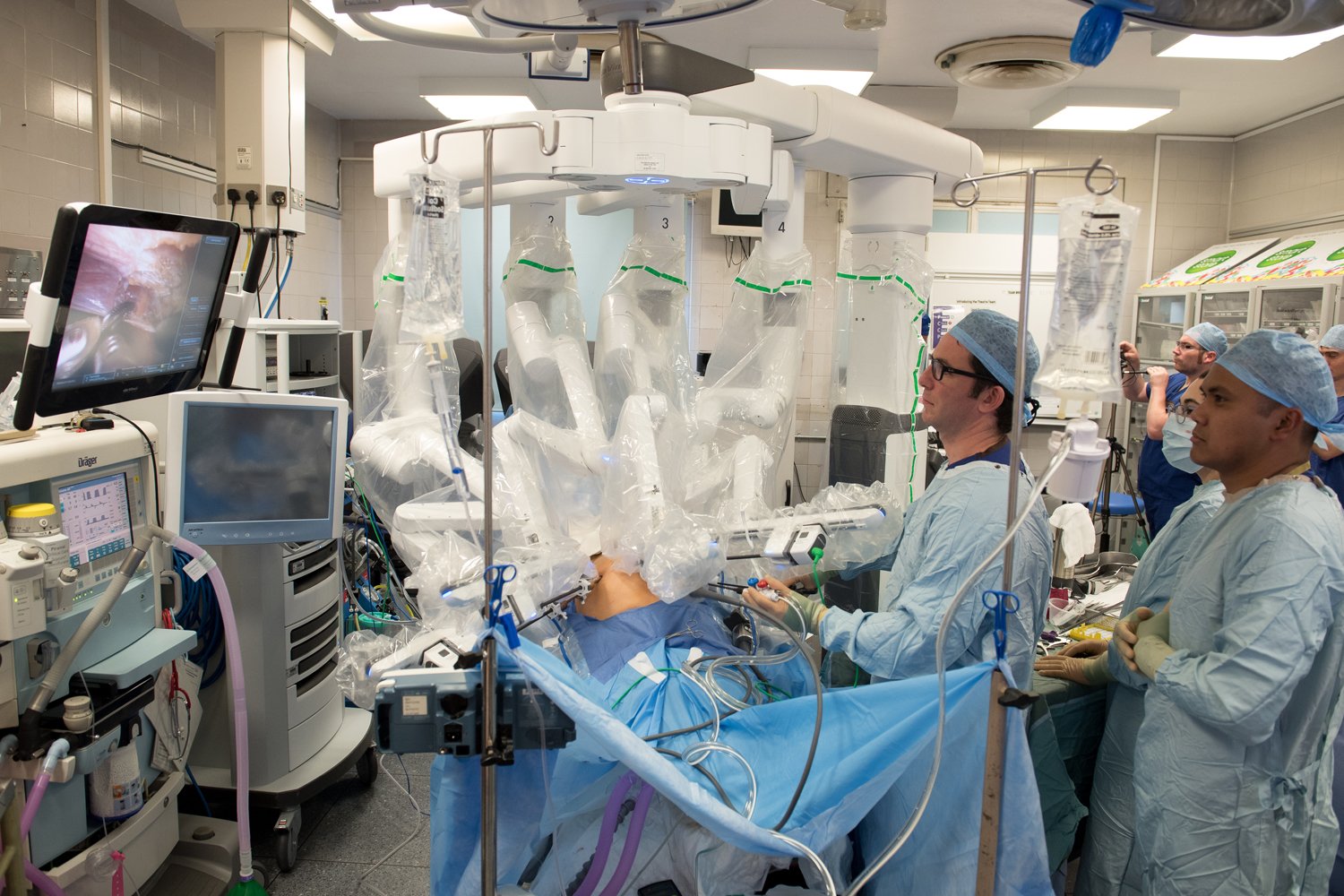 Read more about the article Advances in Prostate Cancer Treatment: From Robotic Surgery to Focal Therapy