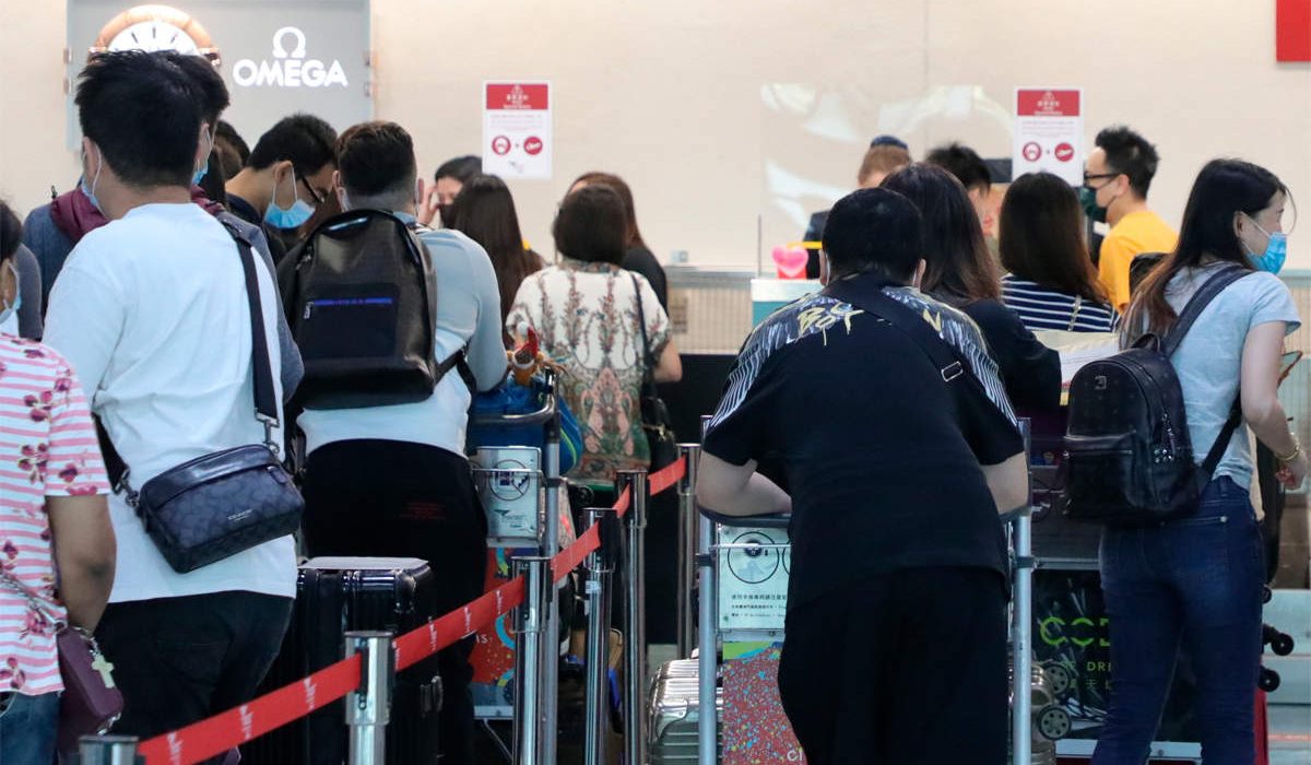 Hong Kong Prohibits Use of Power Banks During Flights Starting April 7