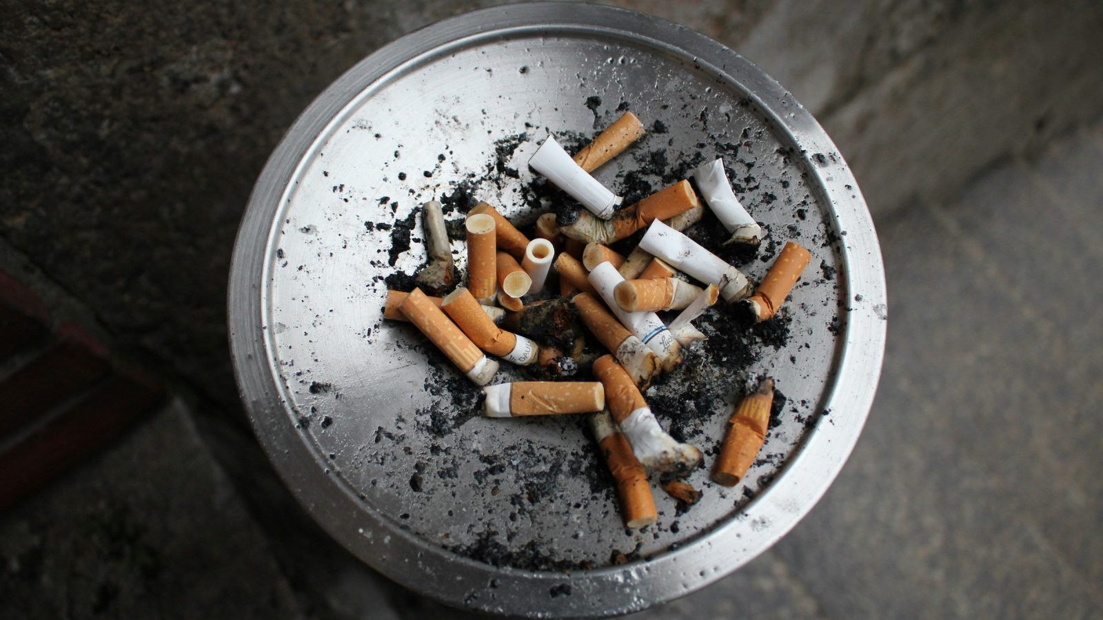 Read more about the article Hong Kong Government Implements Ban on E-Cigarettes Next Year and Strengthens Tobacco Control Measures
