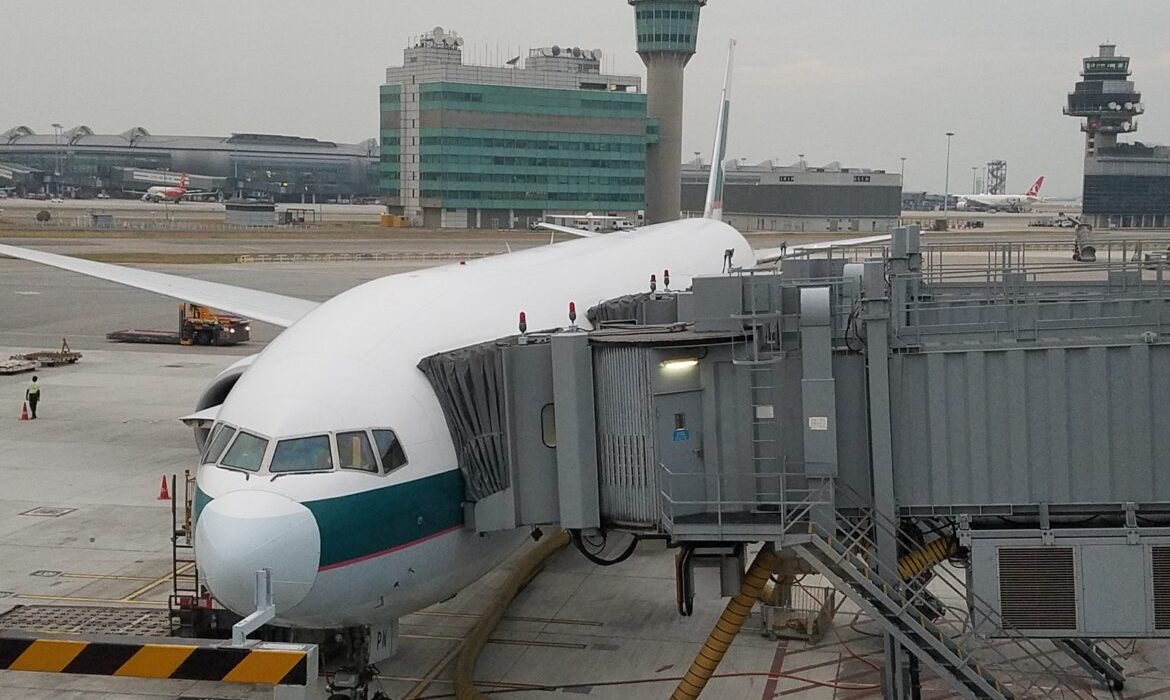 Cathay Pacific Serves Wine to 3-Year-Old in Business Class Explained