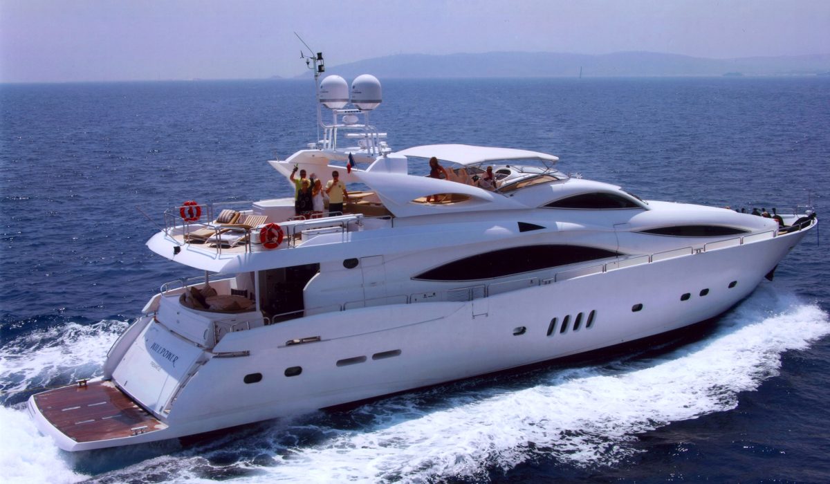 Hong Kong Yacht Rental Guide: Costs, Tips & Best Spots
