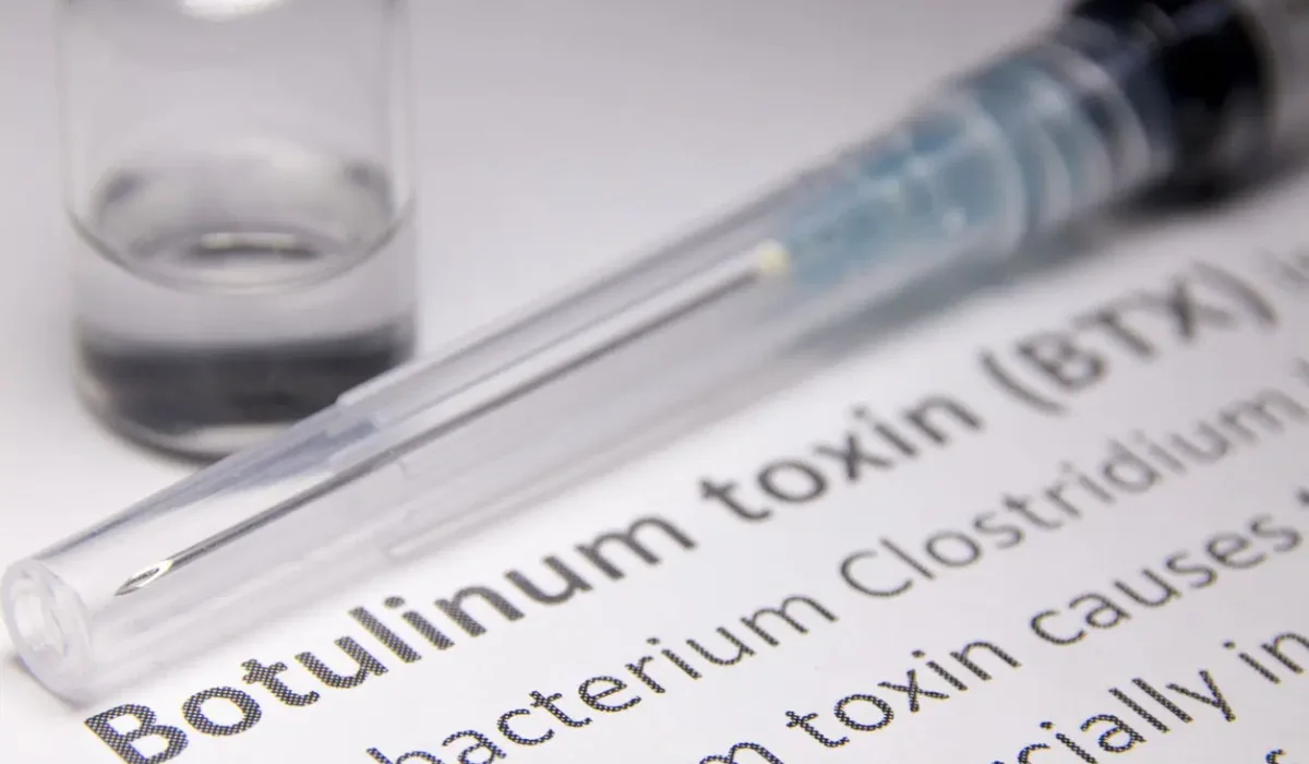 Two Hong Kong Women Suspected of Botulism Poisoning After Unauthorized Botox Injections in Shenzhen One in Critical Condition