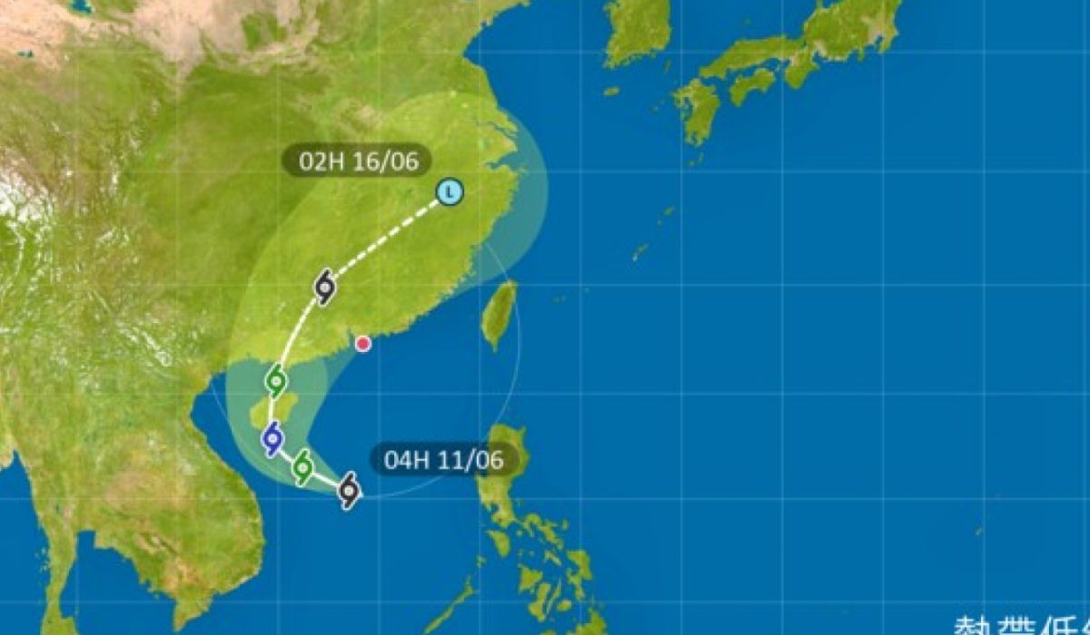 Hong Kong Issues T1 Storm Signal at 2:20pm