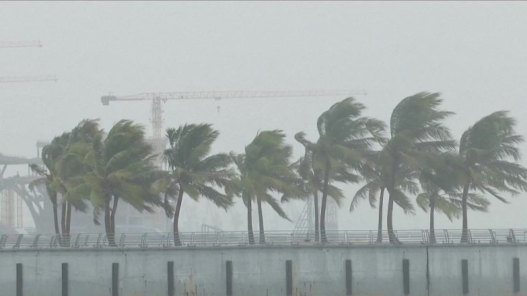 Thundery showers and southerly winds bring heavy rain and heat to Guangdong as Tropical Storm Co-May weakens near Jiangsu