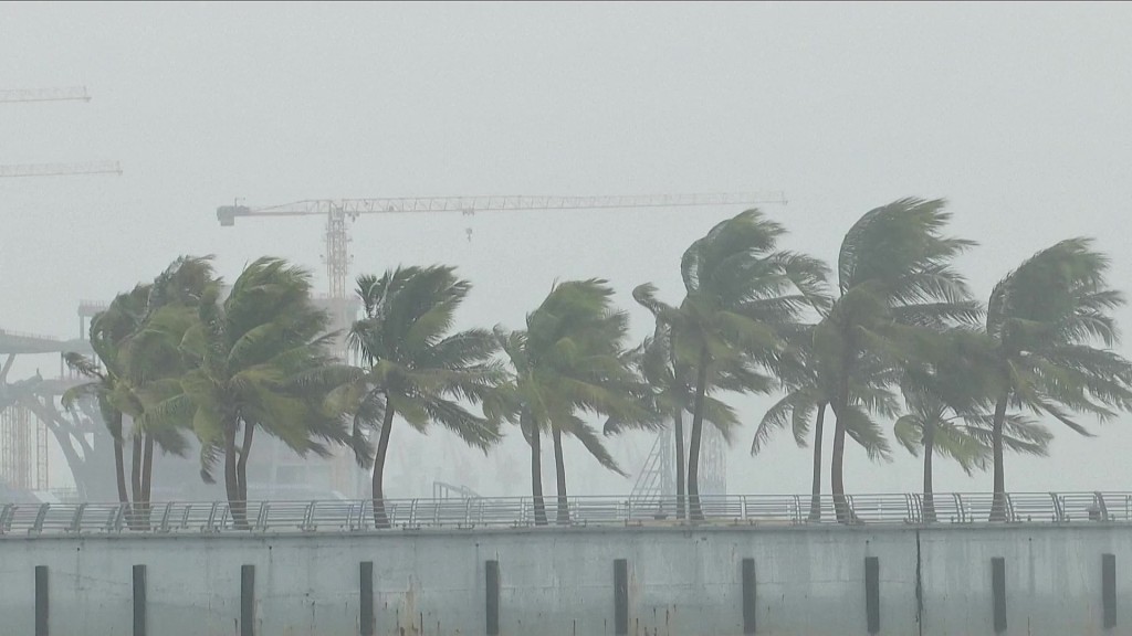 Thundery showers and southerly winds bring heavy rain and heat to Guangdong as Tropical Storm Co-May weakens near Jiangsu