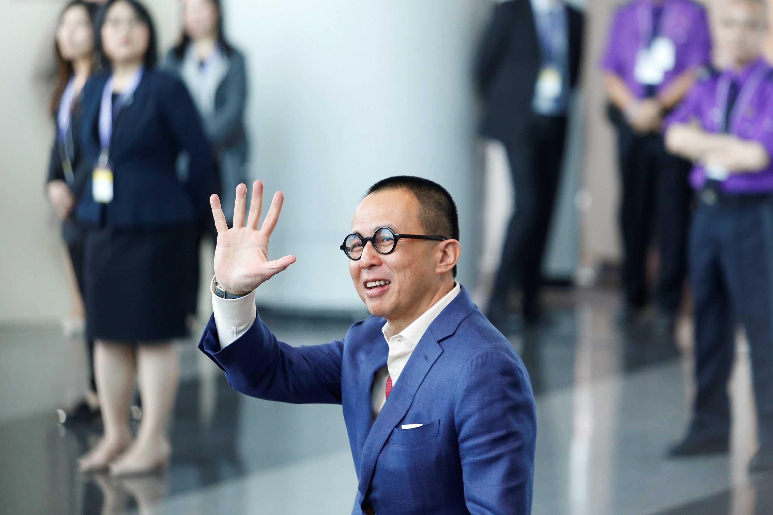 Read more about the article FWD Insurance Shares Flat in Hong Kong IPO Debut