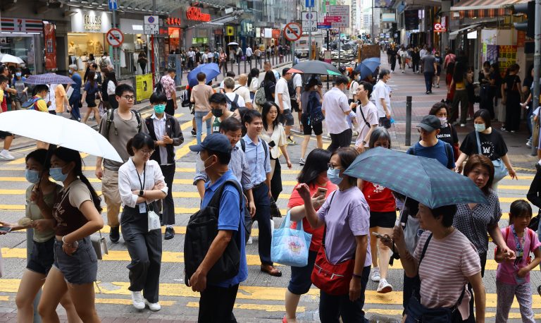 Hong Kong’s 2025 Population Holds Steady at 7.52M
