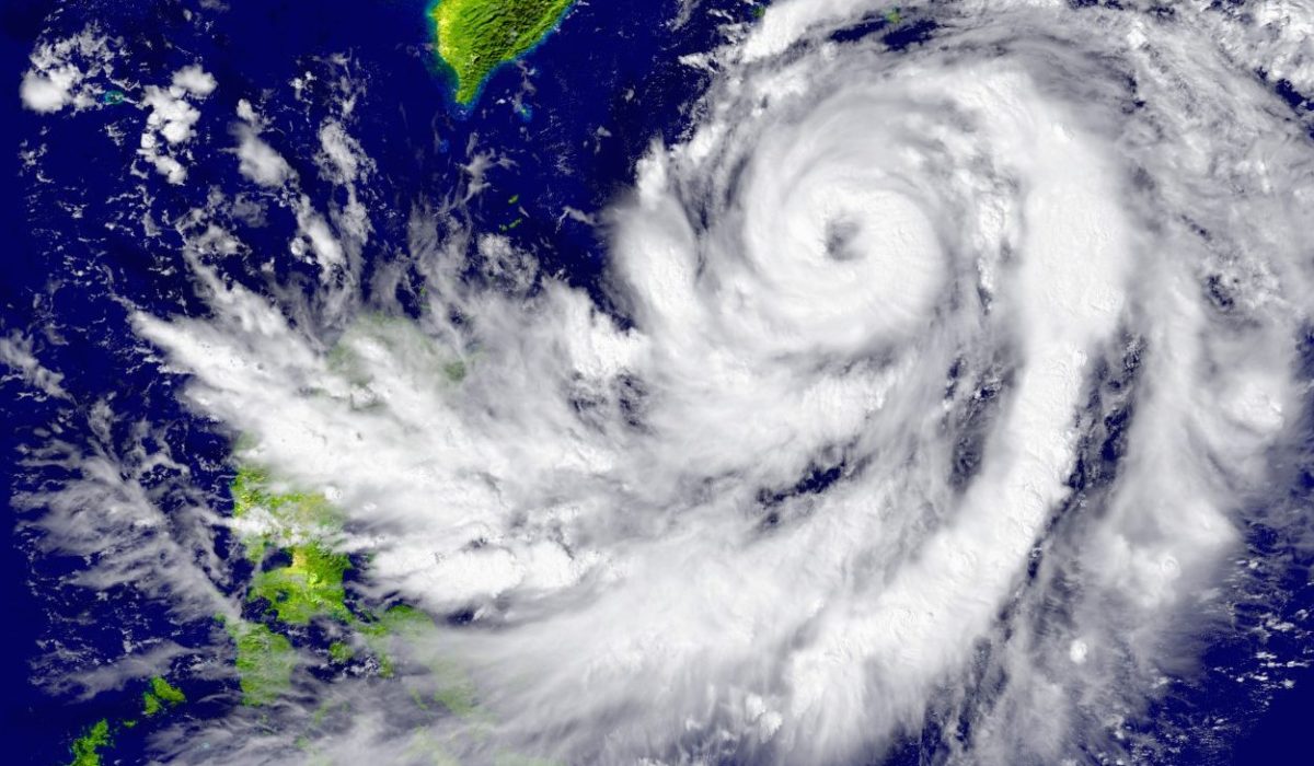 Tropical Cyclone Forms Over South China Sea Bringing Wind Showers and Swells to Southern China Then Improves by Weekend
