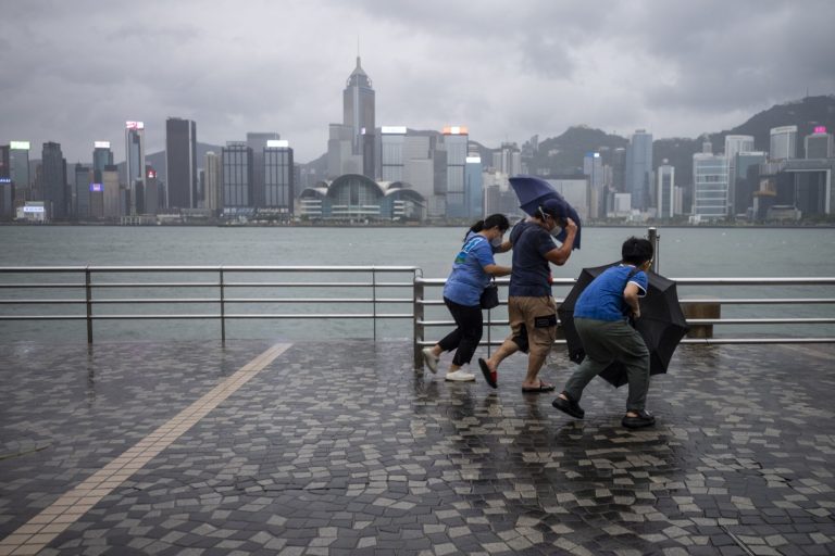 Typhoon Podul Cancels Flights Between HK and Taiwan