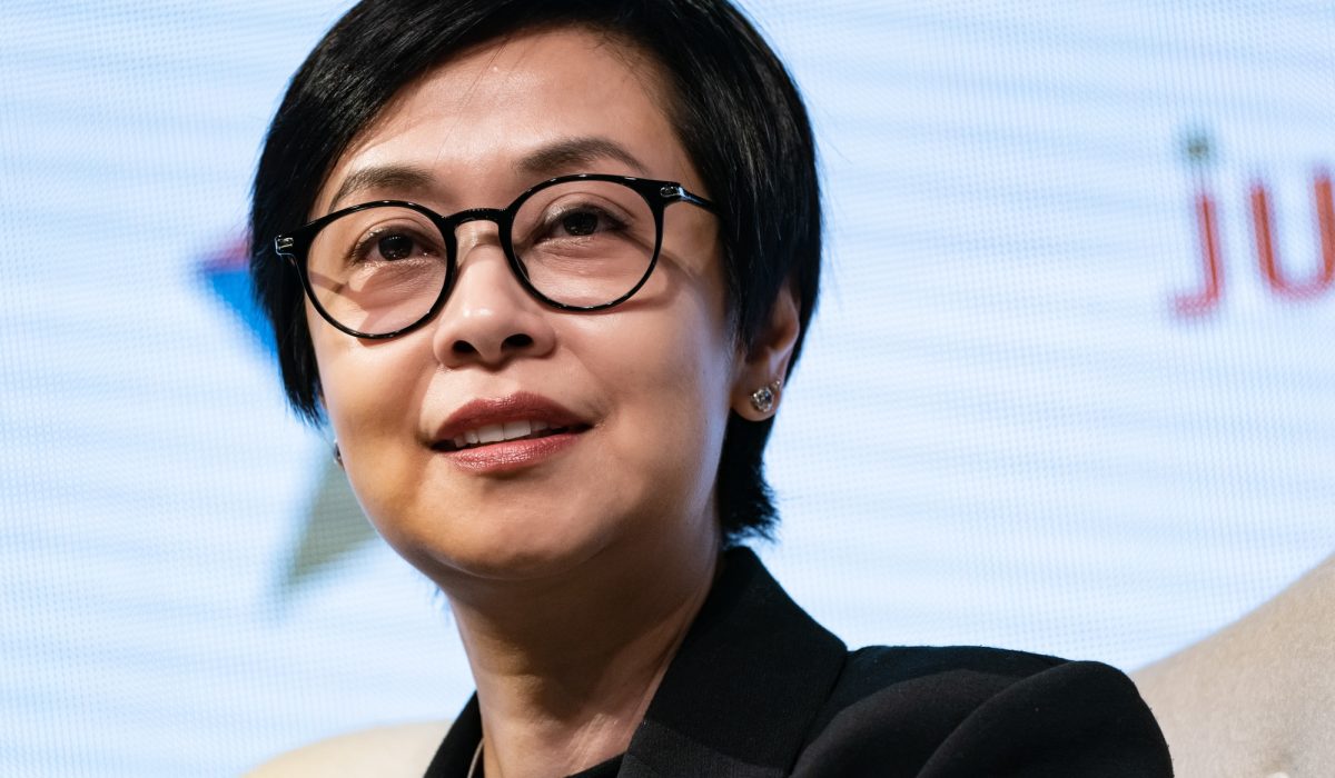 Hang Seng Bank CEO Transition: Diana Cesar Steps Down