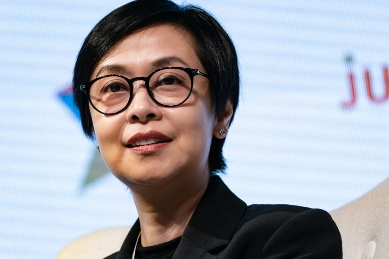 Hang Seng Bank CEO Transition: Diana Cesar Steps Down