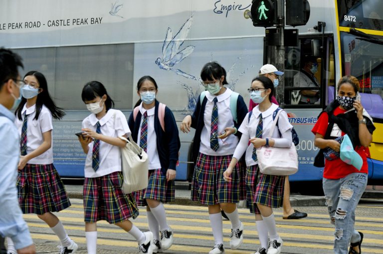 香港出現前所未有的450宗學校流感爆發