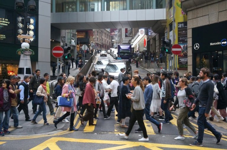 Modest 2.8% Pay Rise for Hong Kong Employees in 2024 Amid Slower GBA Growth