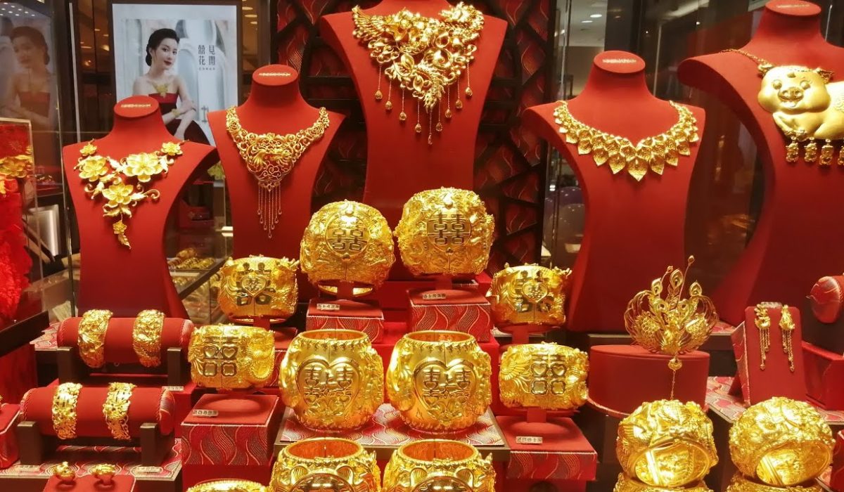 淘金熱：香港人變賣家傳首飾以應對價格飆升