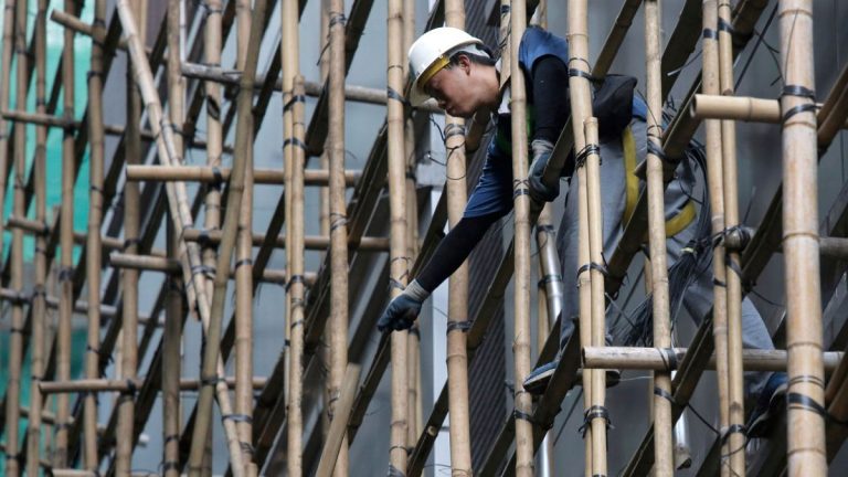 Hong Kong Scaffolding Shift: Metal vs Bamboo Safety Debate