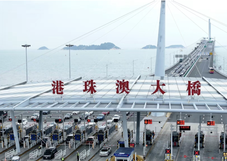Mainland Cars to Drive into Hong Kong Before Christmas