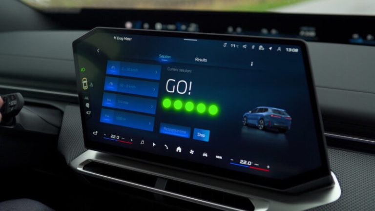 BMW M New In-Car Application: Customizable Instrument Cluster + Gamified Accelerometer + Technical Learning