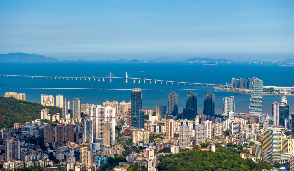 First Guangdong Cars Drive Into Hong Kong Under New Scheme